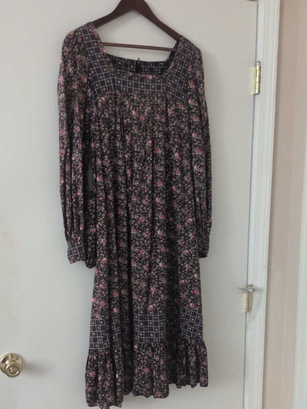 Gunne Sax Long-Sleeve Floral Midi Dress with Pink Accents